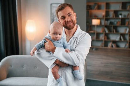 Család és munka – Példa: Apasági szabadság biztosítása