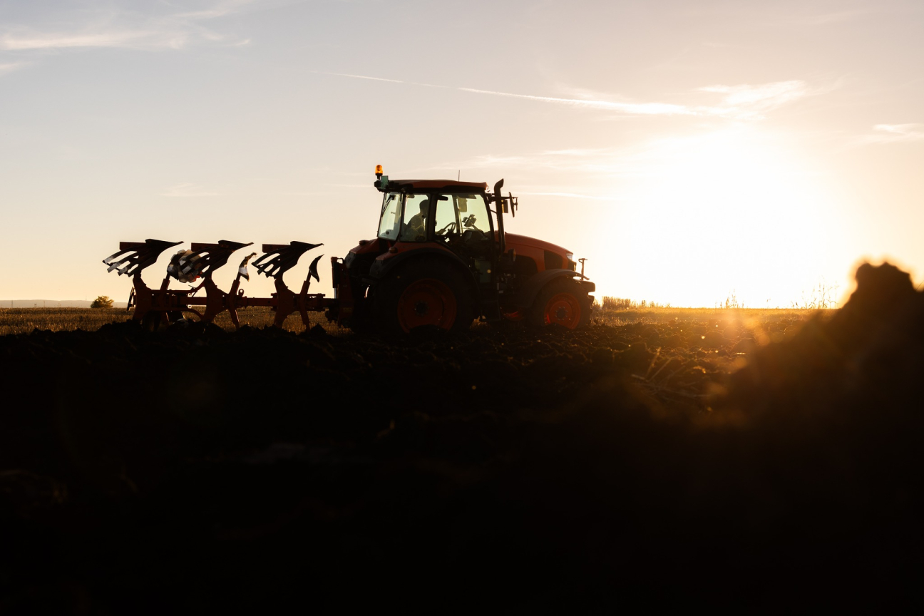 „Szállás a telepen, élet a határban” – János, a növénytermesztési traktoros
