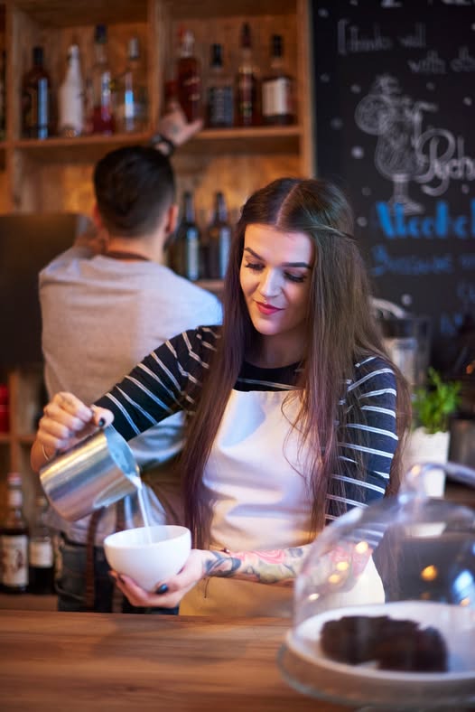 Vendéglátás – ahol mindig mosolyogni kell, de nem mindig van miért