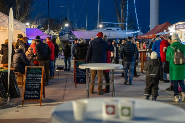 Szárazföldön is vitorlázhatunk a balatonfüredi adventi vásáron