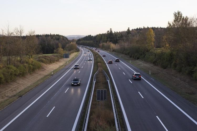 Jövőre ismét emelkednek mind az autópálya-matrica árak, mind a büntetések