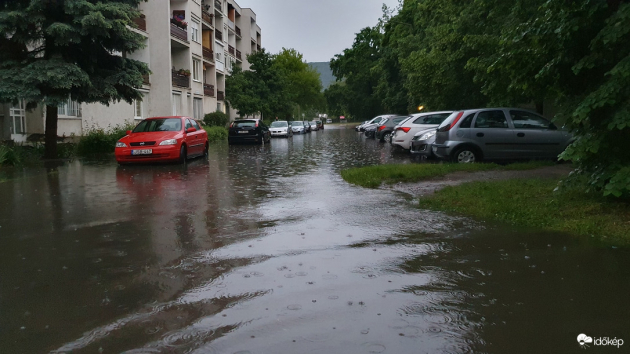 Tombolt a keddi vihar, sok kárt hagyott maga után