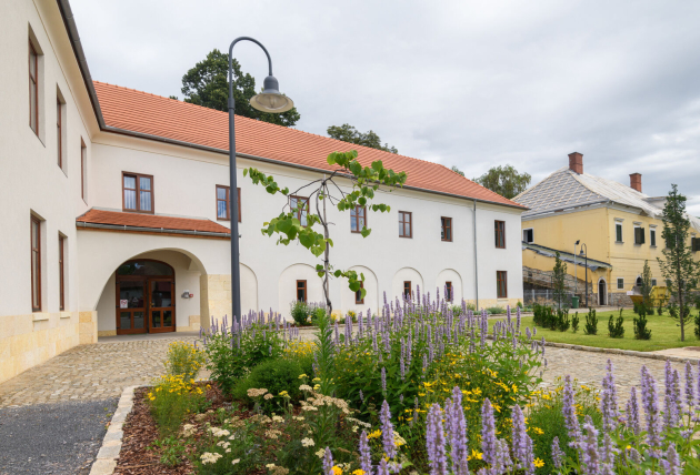 Megújul Tokaj főutcája