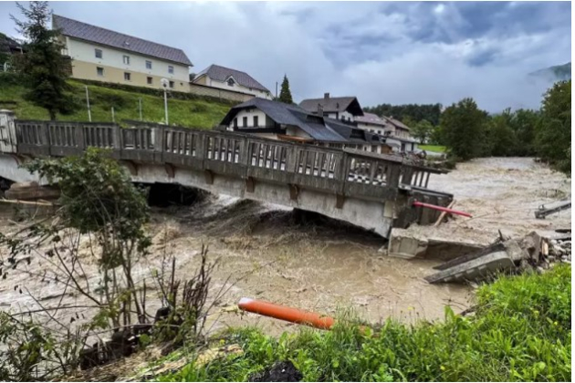 Szlovéniában megkongatták a vészharangot, súlyos károkat okozott a vihar a turizmusban