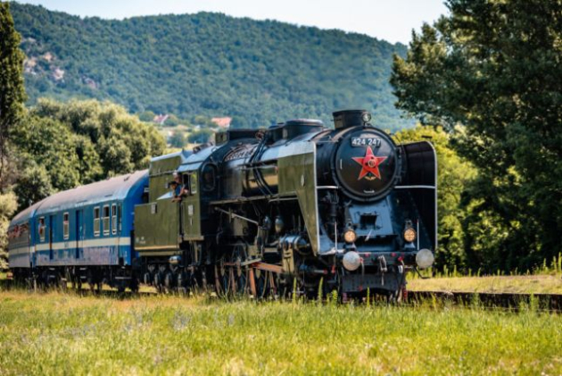 Retró vonatok járnak a hétvégén Veszprém és Székesfehérvár térségében