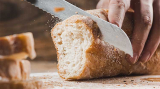 Így kell a kereskedőknek eljárni, ha 80 dekás lett a kilós kenyér
